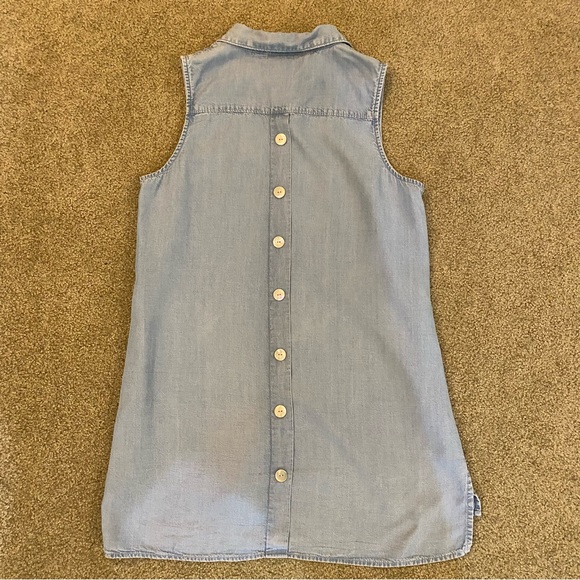 T&W Deisgns large sleeveless button up top 100% tencel - Picture 6 of 7